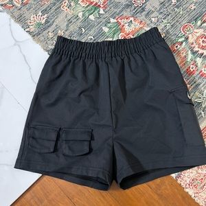 Nike High Waisted Cargo Shorts XS Black High Rise Woven Swoosh Pockets Elastic